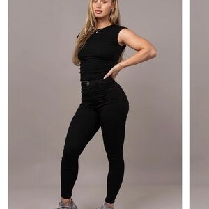 FITJEANS Women's Black Jeans